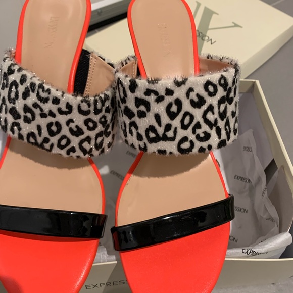 Brand New Expressions Sandals - Picture 2 of 14